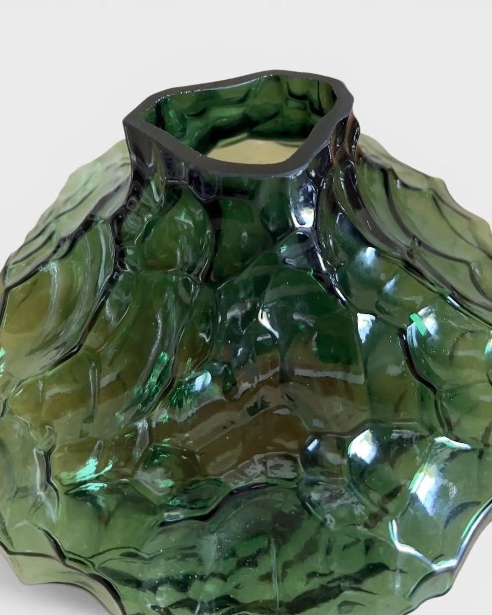 Grüne Designvase aus Glas 4 – Vorschaubild